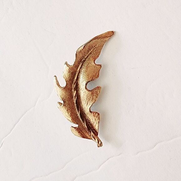 Vintage gold leaf abstract brooch - Picture 1 of 7